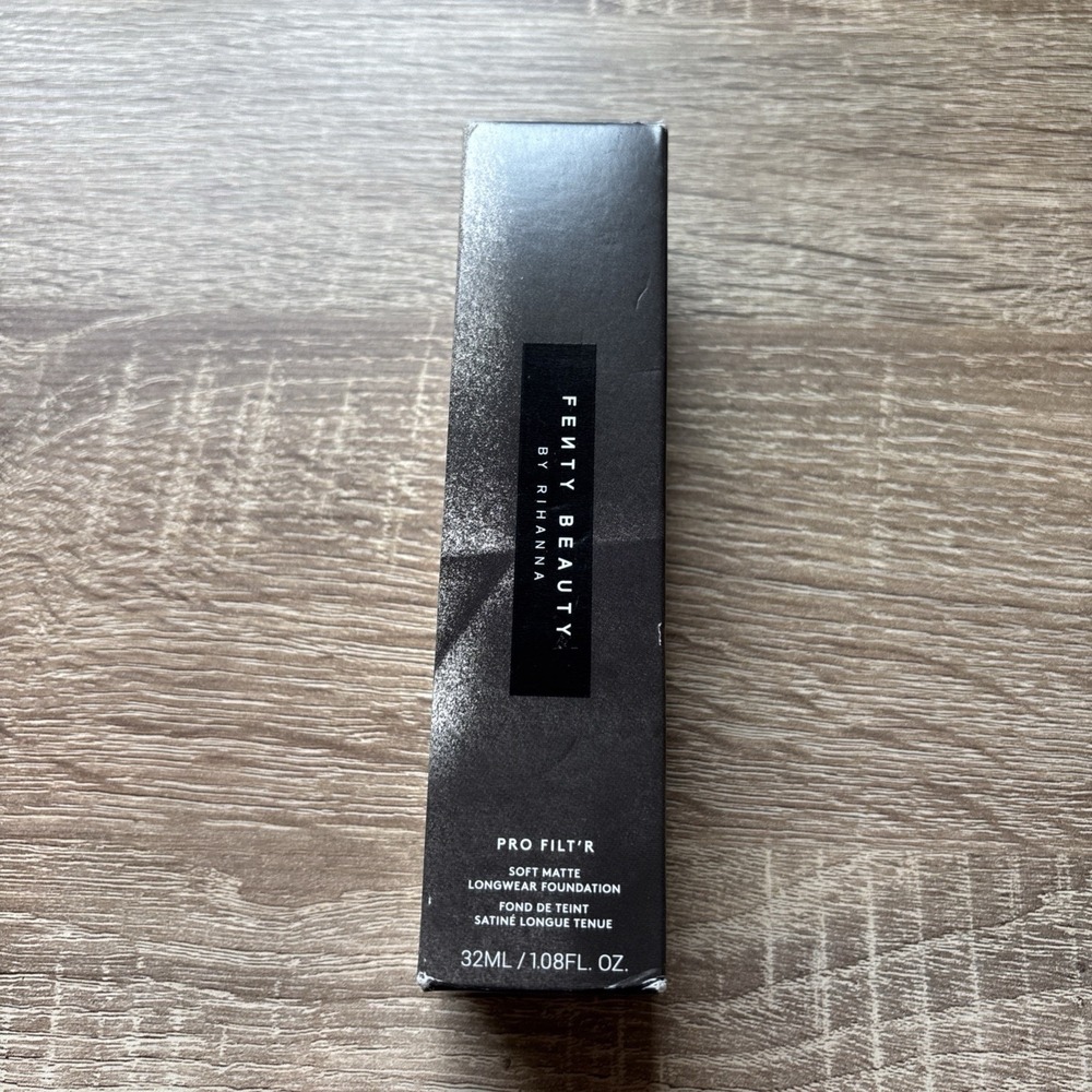 Fenty Beauty Rihanna Pro Filt'r 260 Soft Matte Longwear Foundation - 32ml